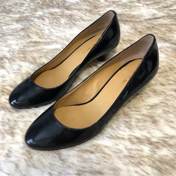 Nine West black patent pumps - size 5.5 - Picture 3 of 7